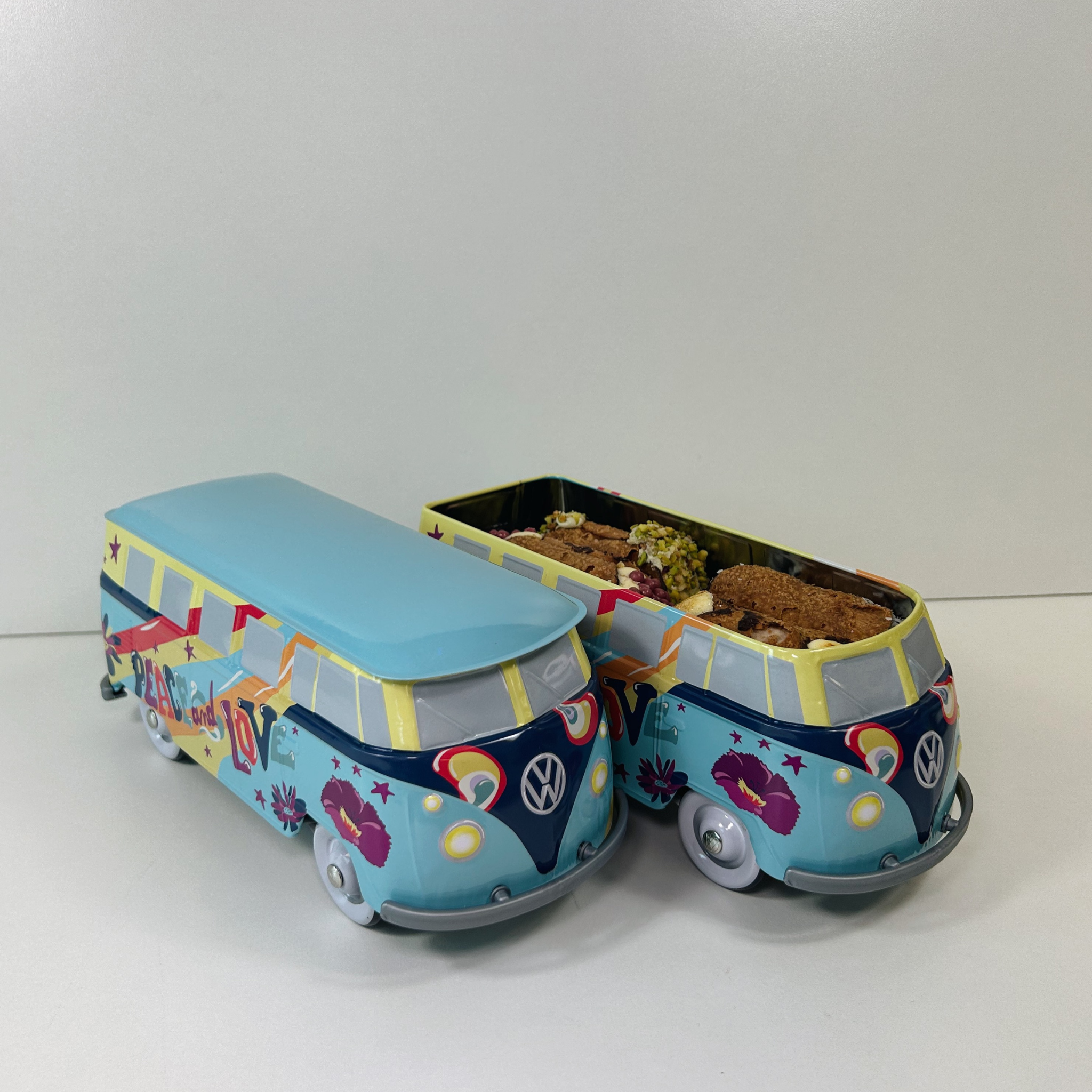 Cannoli Volkswagen Bus Koekblik Hippie (incl. 8 cannoli) - Cannoli Box