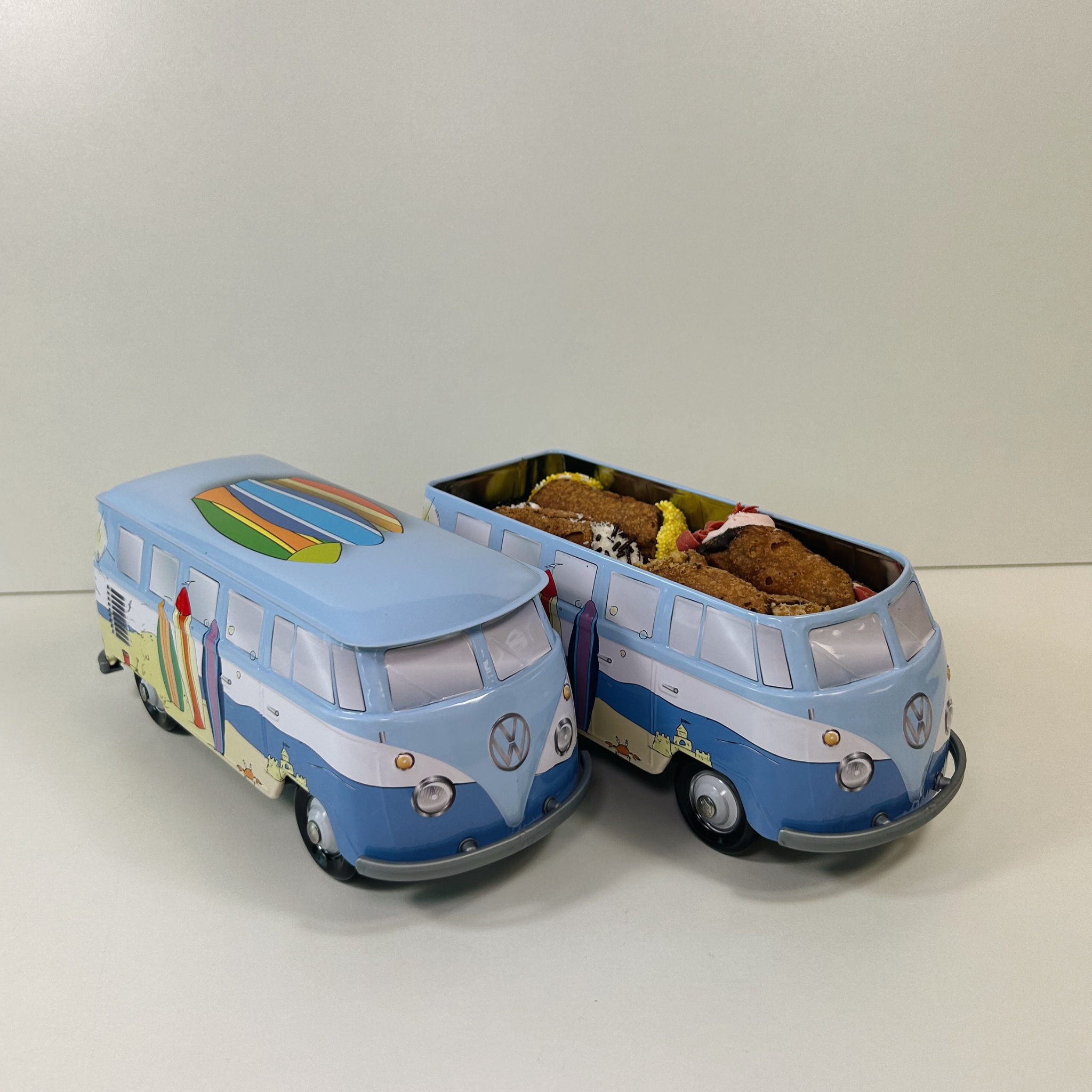 Cannoli Volkswagen Bus Koekblik Surf (incl. 8 cannoli) - Cannoli Box